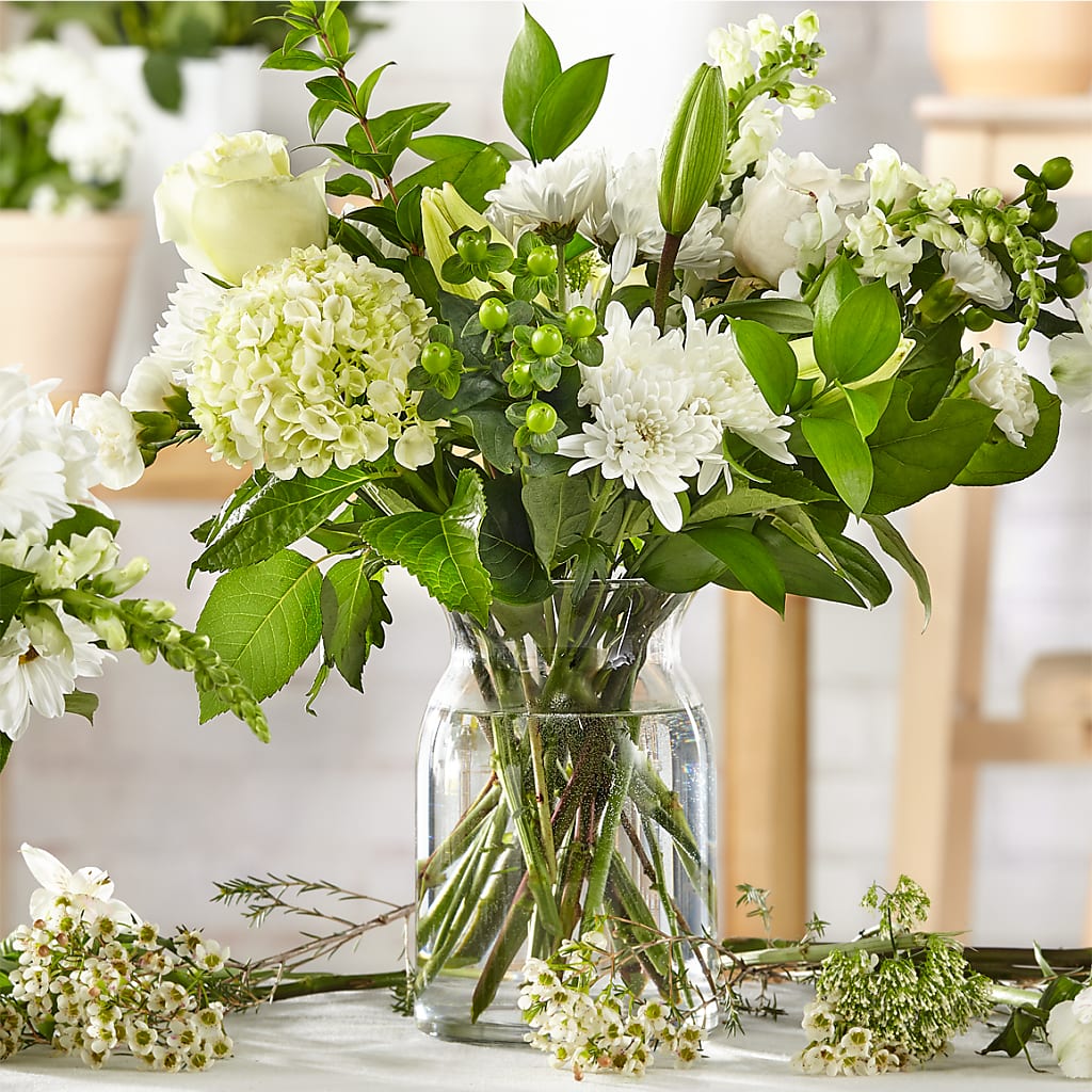 Classic Ivory – A Florist Original – A Country Home Floral, Baker City OR