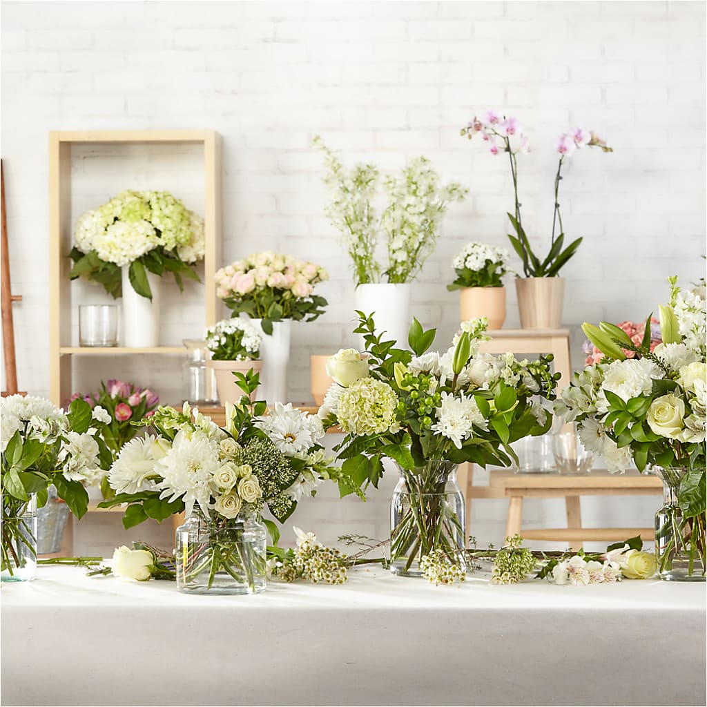 Classic Ivory – A Florist Original – A Country Home Floral, Baker City OR