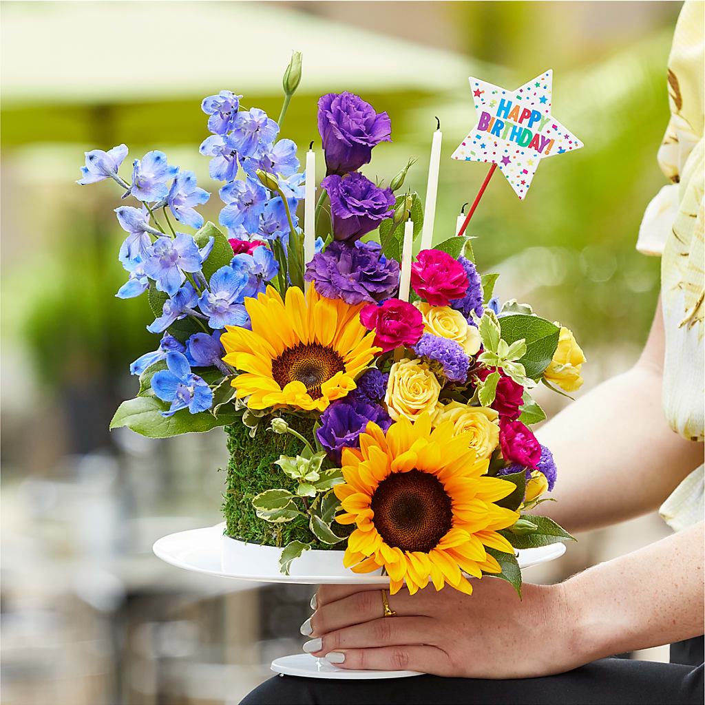 Star of the Day Floral Cake – A Country Home Floral, Baker City OR