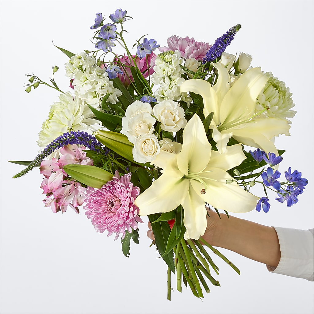 Winter Celebration Bouquet –  A Country Home Floral, Baker City OR