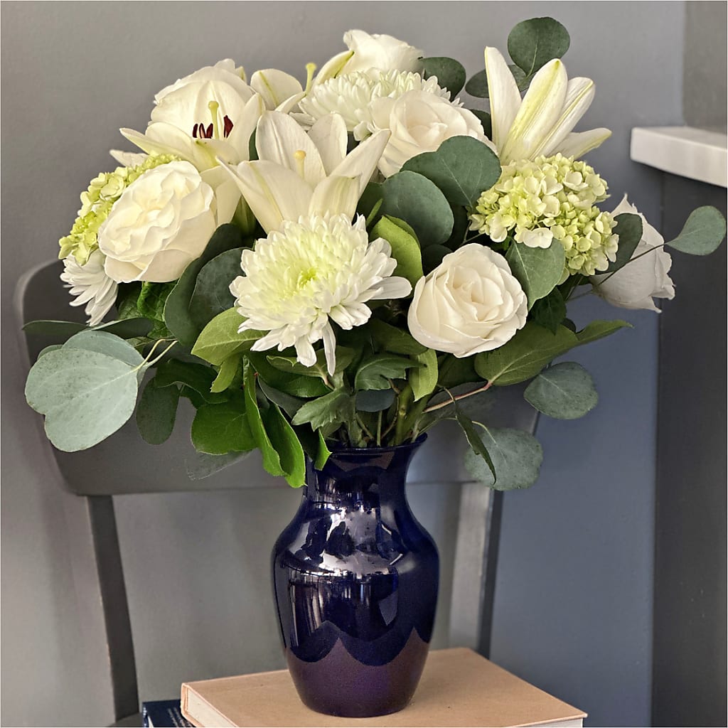 Snowy Dreams Bouquet –  A Country Home Floral, Baker City OR